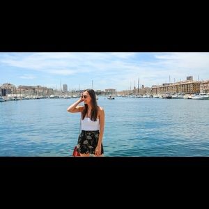 Aritzia Wilfred shorts. Size 4 (run small)